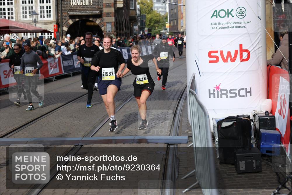 05.10.2025 - 20. swb-Marathon Bremen Yannick Fuchs http://msf.ph/oto/9230364 05.10.2025 11:02:36 Ziel 9468, 9647, 9707, 9802, 9839, 10093, 10194, 10615, 10982, 10983, 11110, 11537, 11538, 11711 meine-sportfotos.de