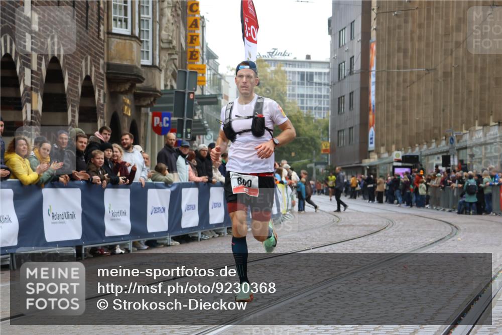 05.10.2025 - 20. swb-Marathon Bremen Strokosch-Dieckow http://msf.ph/oto/9230368 05.10.2025 12:28:58 Ziel 600, 717 meine-sportfotos.de