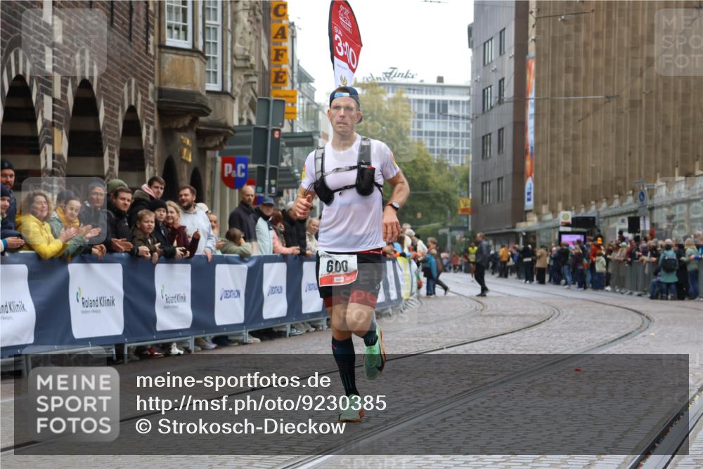 05.10.2025 - 20. swb-Marathon Bremen Strokosch-Dieckow http://msf.ph/oto/9230385 05.10.2025 12:28:58 Ziel 600, 717 meine-sportfotos.de