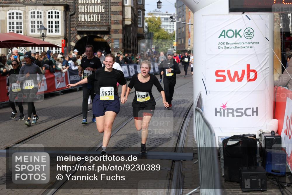 05.10.2025 - 20. swb-Marathon Bremen Yannick Fuchs http://msf.ph/oto/9230389 05.10.2025 11:02:36 Ziel 9468, 9647, 9707, 9802, 9839, 10093, 10194, 10615, 10982, 10983, 11110, 11537, 11538, 11711 meine-sportfotos.de