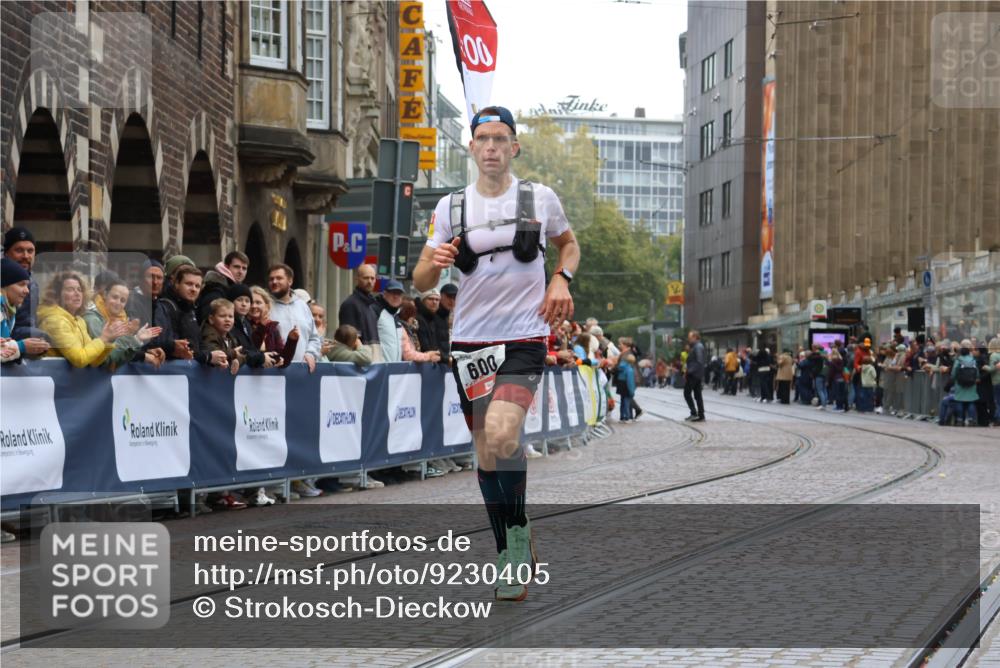 05.10.2025 - 20. swb-Marathon Bremen Strokosch-Dieckow http://msf.ph/oto/9230405 05.10.2025 12:28:58 Ziel 600, 717 meine-sportfotos.de