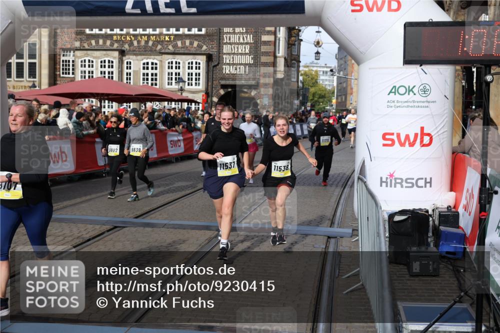 05.10.2025 - 20. swb-Marathon Bremen Yannick Fuchs http://msf.ph/oto/9230415 05.10.2025 11:02:37 Ziel 9468, 9647, 9707, 9802, 9839, 10033, 10093, 10615, 10982, 10983, 11110, 11537, 11538, 11711 meine-sportfotos.de