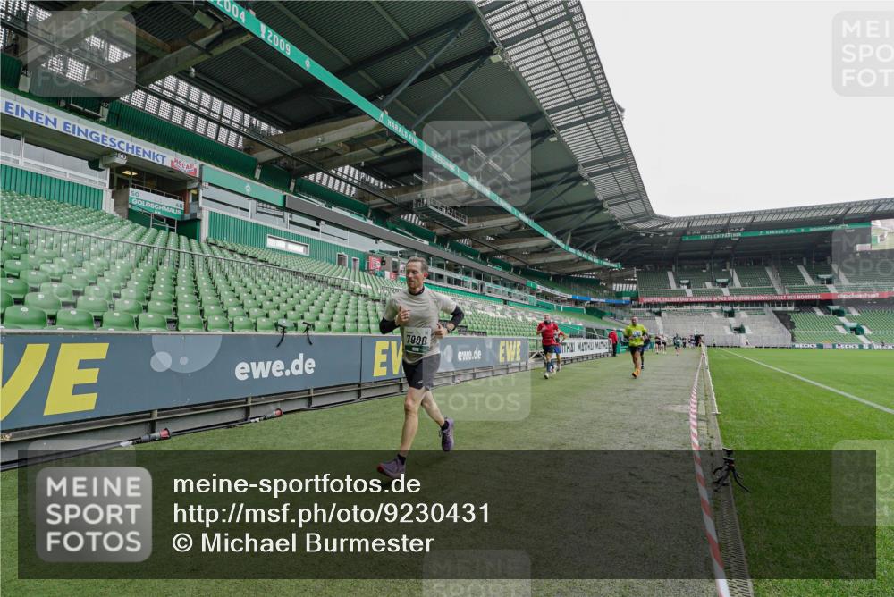 05.10.2025 - 20. swb-Marathon Bremen Michael Burmester http://msf.ph/oto/9230431 05.10.2025 12:47:44 Laufen im Stadion 265, 344, 346, 391, 442, 505, 564, 656, 770, 1205, 1526, 1635, 1642, 1646, 2360, 2472, 2482, 2613, 2643, 2656, 2872, 2939, 3061, 4215, 4255, 4291, 4313, 4966, 4988, 5656, 5831, 5918, 6804, 7070, 7170, 7176, 7492, 7735, 7900, 8013, 223, 502, 545, 609, 818, 862, 1521, 4848, 6295, 7583 meine-sportfotos.de