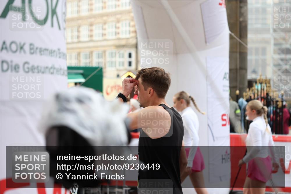 05.10.2025 - 20. swb-Marathon Bremen Yannick Fuchs http://msf.ph/oto/9230449 05.10.2025 09:49:56 Ziel  meine-sportfotos.de