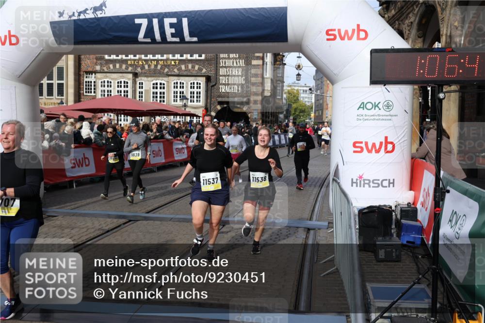 05.10.2025 - 20. swb-Marathon Bremen Yannick Fuchs http://msf.ph/oto/9230451 05.10.2025 11:02:37 Ziel 9468, 9647, 9707, 9802, 9839, 10033, 10093, 10615, 10982, 10983, 11110, 11537, 11538, 11711 meine-sportfotos.de