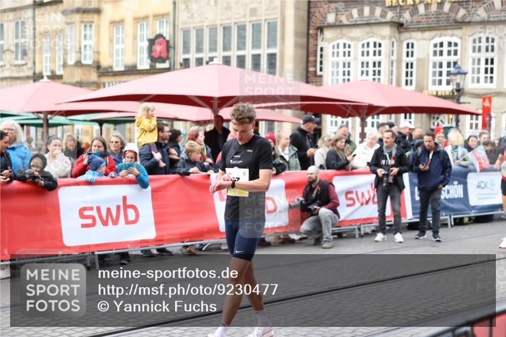05.10.2025 - 20. swb-Marathon Bremen Yannick Fuchs http://msf.ph/oto/9230477 05.10.2025 09:49:59 Ziel  meine-sportfotos.de