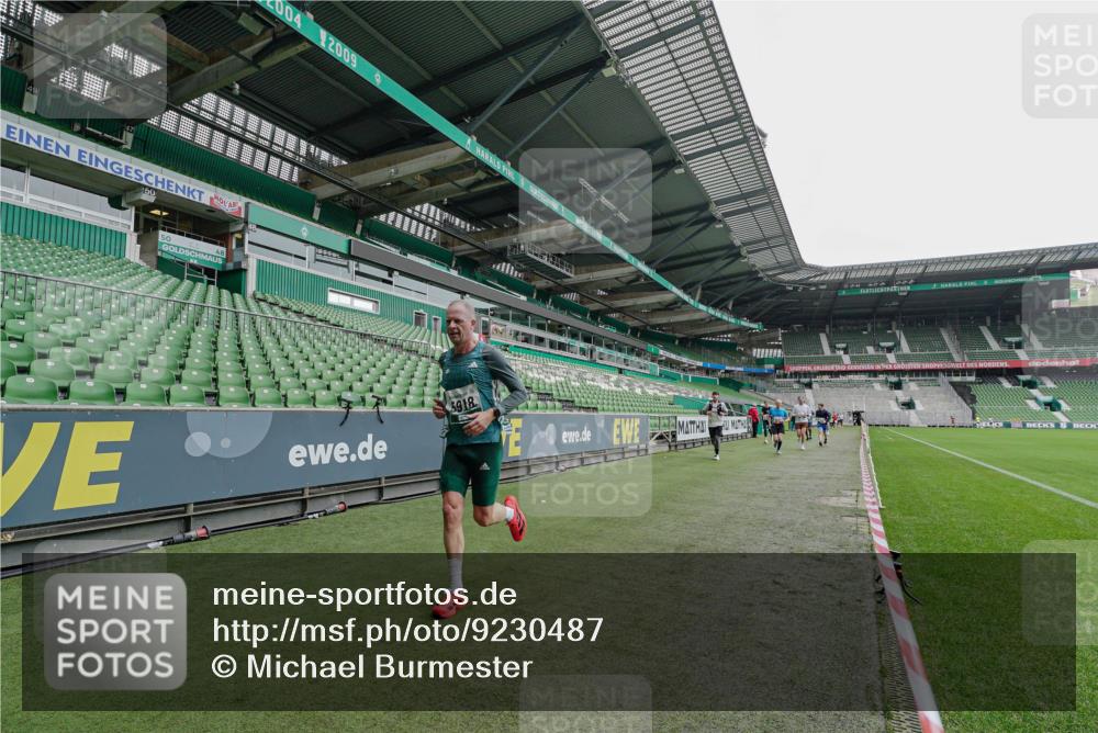 05.10.2025 - 20. swb-Marathon Bremen Michael Burmester http://msf.ph/oto/9230487 05.10.2025 12:47:56 Laufen im Stadion 344, 346, 442, 564, 656, 770, 1205, 1370, 1526, 1607, 1642, 1646, 2241, 2360, 2472, 2482, 2613, 2643, 2656, 2872, 3061, 3768, 4215, 4255, 4291, 4313, 5264, 5656, 5831, 5918, 6804, 7070, 7170, 7176, 7492, 7735, 7831, 7900, 8013, 8729, 223, 265, 391, 502, 505, 545, 862, 1635, 2939, 4966, 4988, 6295 meine-sportfotos.de
