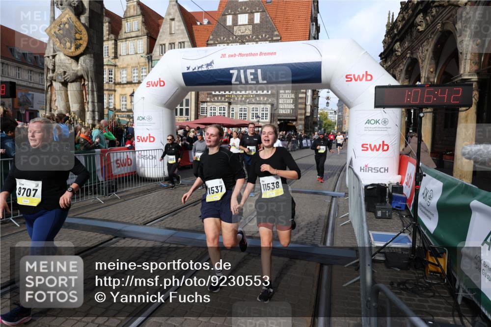 05.10.2025 - 20. swb-Marathon Bremen Yannick Fuchs http://msf.ph/oto/9230553 05.10.2025 11:02:38 Ziel 9468, 9647, 9707, 9802, 9839, 10033, 10595, 10598, 10615, 11110, 11160, 11537, 11538, 11711 meine-sportfotos.de