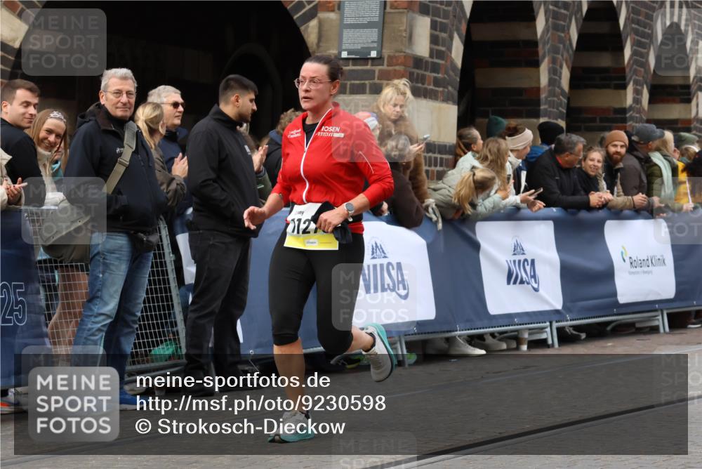 05.10.2025 - 20. swb-Marathon Bremen Strokosch-Dieckow http://msf.ph/oto/9230598 05.10.2025 10:52:03 Ziel 9196, 9226, 9939, 10240, 10438, 10727, 10977, 11273, 11641 meine-sportfotos.de