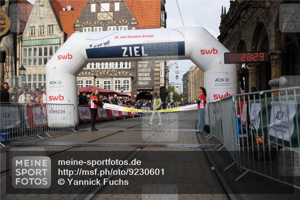 05.10.2025 - 20. swb-Marathon Bremen Yannick Fuchs http://msf.ph/oto/9230601 05.10.2025 10:24:25 Ziel  meine-sportfotos.de
