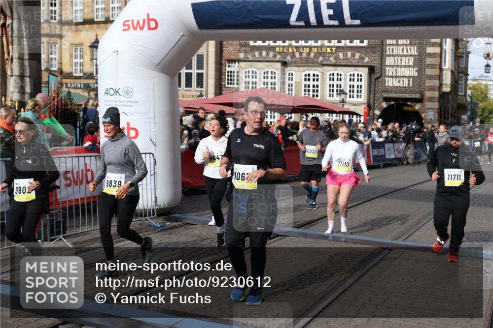 05.10.2025 - 20. swb-Marathon Bremen Yannick Fuchs http://msf.ph/oto/9230612 05.10.2025 11:02:39 Ziel 9468, 9647, 9707, 9802, 9839, 10033, 10595, 10598, 10615, 11110, 11160, 11537, 11538, 11711 meine-sportfotos.de
