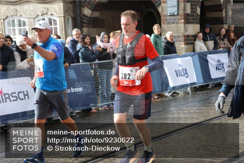 05.10.2025 - 20. swb-Marathon Bremen Strokosch-Dieckow http://msf.ph/oto/9230622 05.10.2025 15:05:13 Ziel 382 meine-sportfotos.de