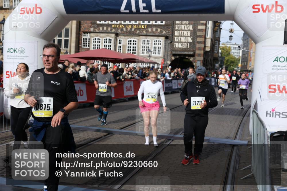 05.10.2025 - 20. swb-Marathon Bremen Yannick Fuchs http://msf.ph/oto/9230660 05.10.2025 11:02:40 Ziel 9468, 9647, 9707, 9802, 9839, 10033, 10595, 10598, 10615, 11110, 11160, 11537, 11538, 11711 meine-sportfotos.de