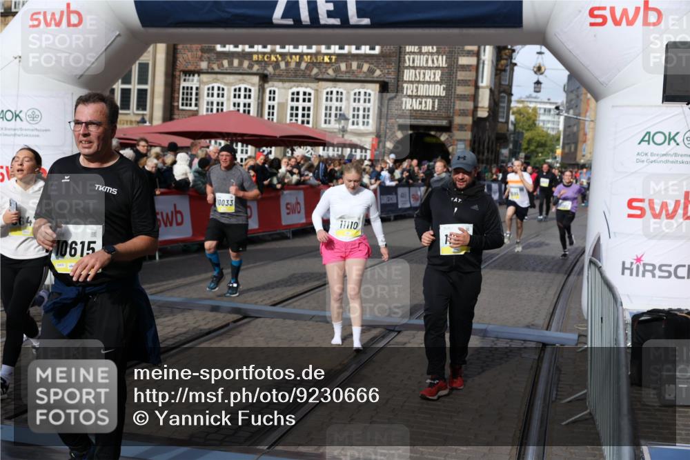 05.10.2025 - 20. swb-Marathon Bremen Yannick Fuchs http://msf.ph/oto/9230666 05.10.2025 11:02:40 Ziel 9468, 9647, 9707, 9802, 9839, 10033, 10595, 10598, 10615, 11110, 11160, 11537, 11538, 11711 meine-sportfotos.de