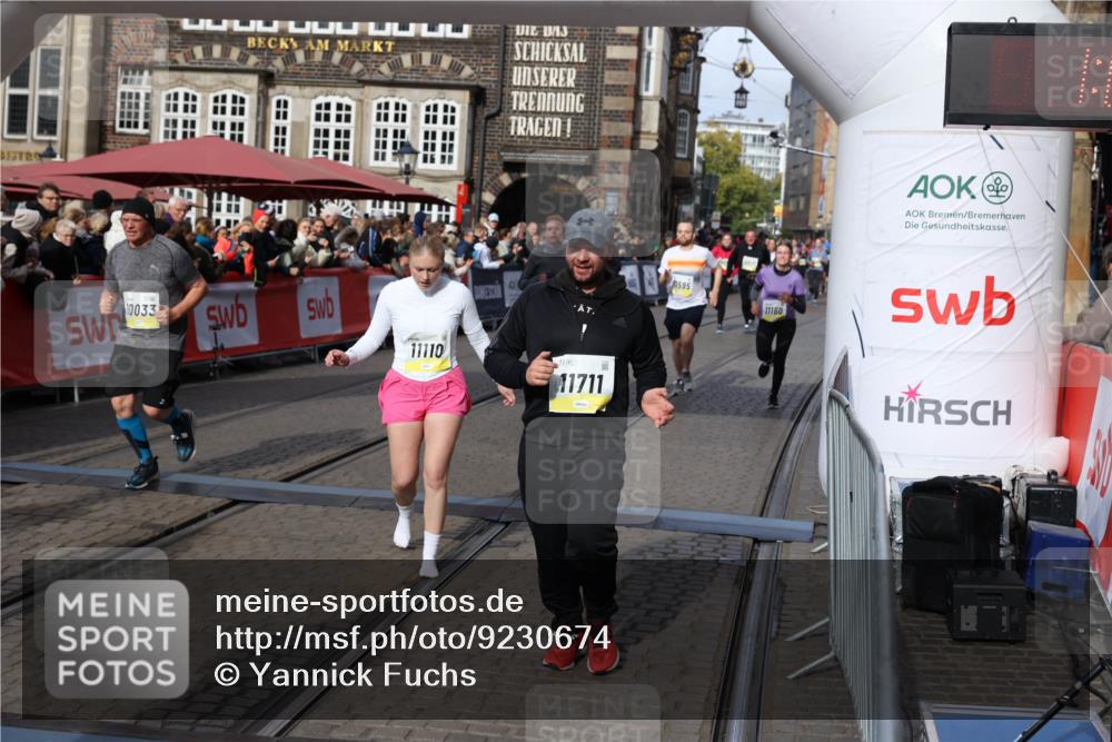 05.10.2025 - 20. swb-Marathon Bremen Yannick Fuchs http://msf.ph/oto/9230674 05.10.2025 11:02:40 Ziel 9468, 9647, 9707, 9802, 9839, 10033, 10595, 10598, 10615, 11110, 11160, 11537, 11538, 11711 meine-sportfotos.de