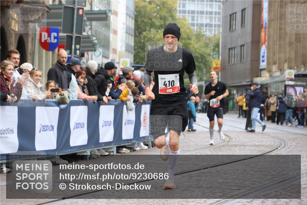 05.10.2025 - 20. swb-Marathon Bremen Strokosch-Dieckow http://msf.ph/oto/9230686 05.10.2025 12:29:38 Ziel 410 meine-sportfotos.de
