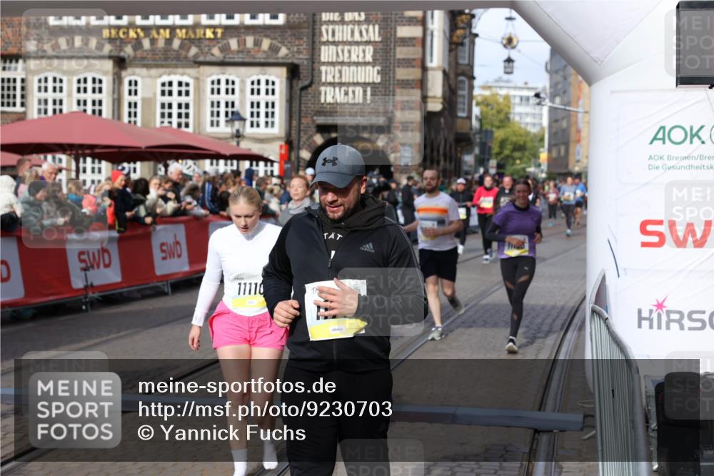 05.10.2025 - 20. swb-Marathon Bremen Yannick Fuchs http://msf.ph/oto/9230703 05.10.2025 11:02:40 Ziel 9468, 9647, 9707, 9802, 9839, 10033, 10595, 10598, 10615, 11110, 11160, 11537, 11538, 11711 meine-sportfotos.de