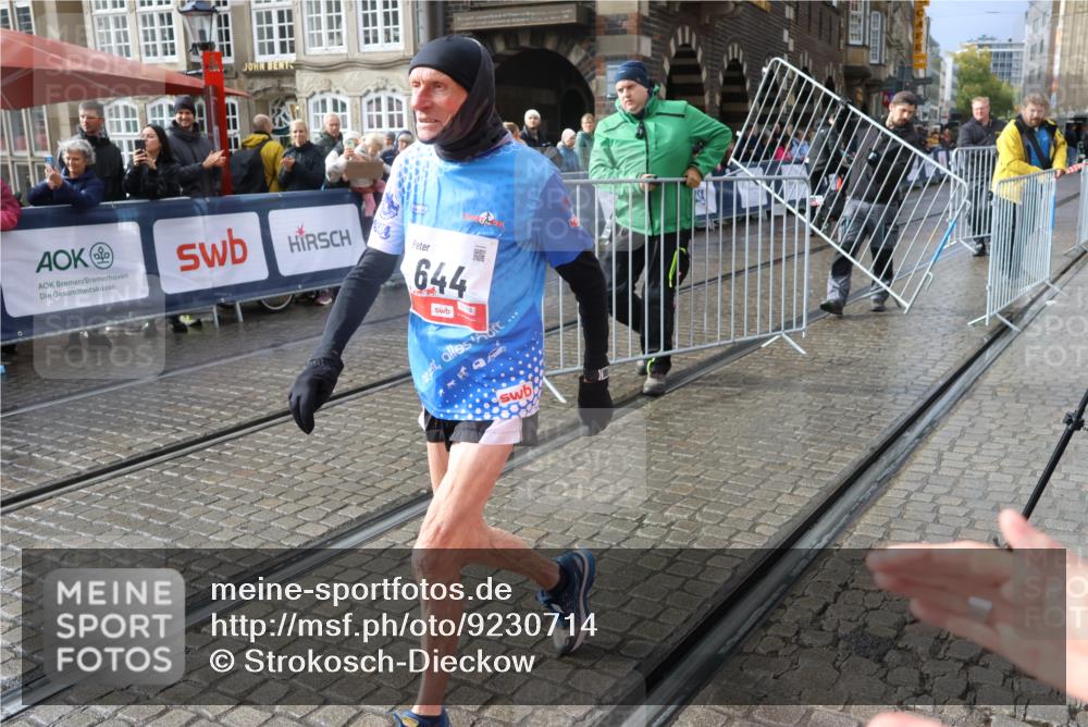 05.10.2025 - 20. swb-Marathon Bremen Strokosch-Dieckow http://msf.ph/oto/9230714 05.10.2025 15:07:02 Ziel 644 meine-sportfotos.de