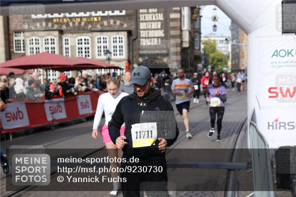 05.10.2025 - 20. swb-Marathon Bremen Yannick Fuchs http://msf.ph/oto/9230730 05.10.2025 11:02:41 Ziel 9468, 9647, 9707, 9802, 9839, 10033, 10595, 10598, 10615, 11110, 11160, 11537, 11538, 11711 meine-sportfotos.de