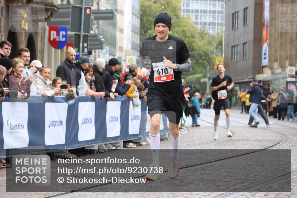 05.10.2025 - 20. swb-Marathon Bremen Strokosch-Dieckow http://msf.ph/oto/9230738 05.10.2025 12:29:39 Ziel 410 meine-sportfotos.de