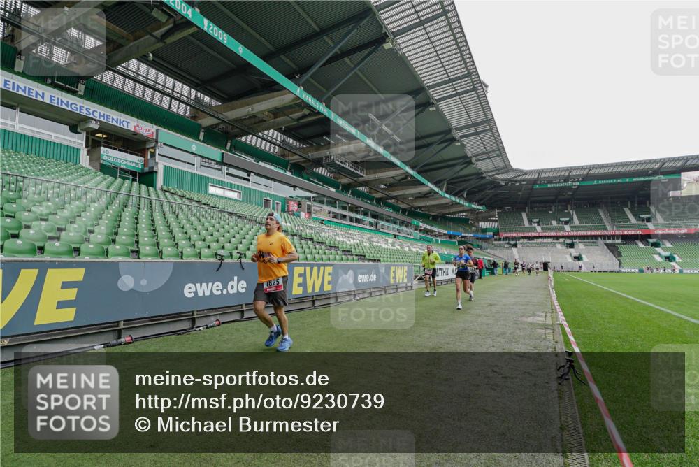 05.10.2025 - 20. swb-Marathon Bremen Michael Burmester http://msf.ph/oto/9230739 05.10.2025 12:48:48 Laufen im Stadion 492, 1195, 1370, 1625, 1654, 1724, 2119, 2241, 2974, 2990, 3320, 3324, 3768, 3819, 4353, 4385, 5103, 5264, 5599, 5786, 6171, 6251, 6463, 6632, 7831, 7904, 8244, 8507, 8630, 8687, 8729, 8897, 8923, 8932, 9114, 1526, 1607, 1646, 2360, 2643, 5918, 6804, 7735, 7900 meine-sportfotos.de
