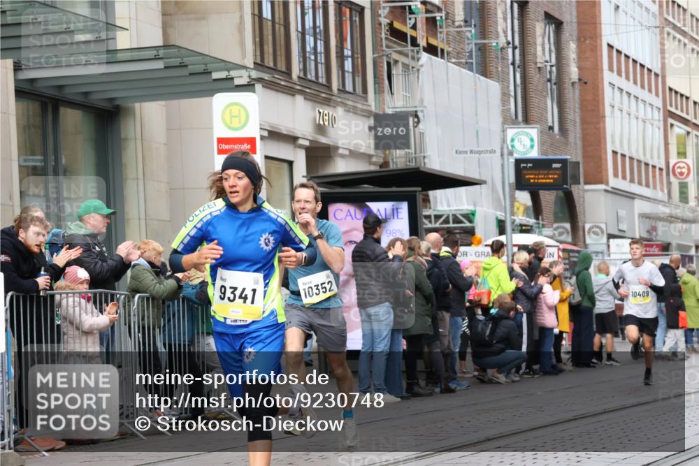 05.10.2025 - 20. swb-Marathon Bremen Strokosch-Dieckow http://msf.ph/oto/9230748 05.10.2025 10:38:35 Ziel 9341, 9403, 10352, 10409, 10517, 10847, 10862, 10967, 11132, 11594, 9341, 9403, 10352, 10409, 10517, 10847, 10862, 10967, 11132, 11594 meine-sportfotos.de