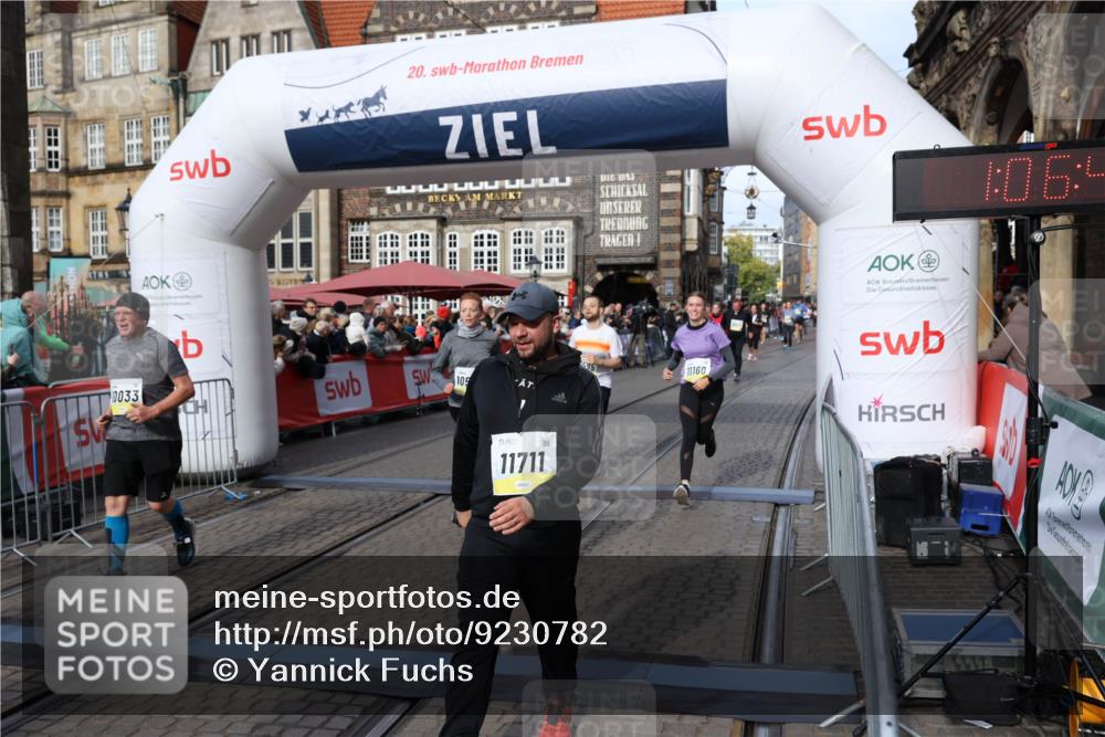 05.10.2025 - 20. swb-Marathon Bremen Yannick Fuchs http://msf.ph/oto/9230782 05.10.2025 11:02:41 Ziel 9468, 9647, 9707, 9802, 9839, 10033, 10595, 10598, 10615, 11110, 11160, 11537, 11538, 11711 meine-sportfotos.de