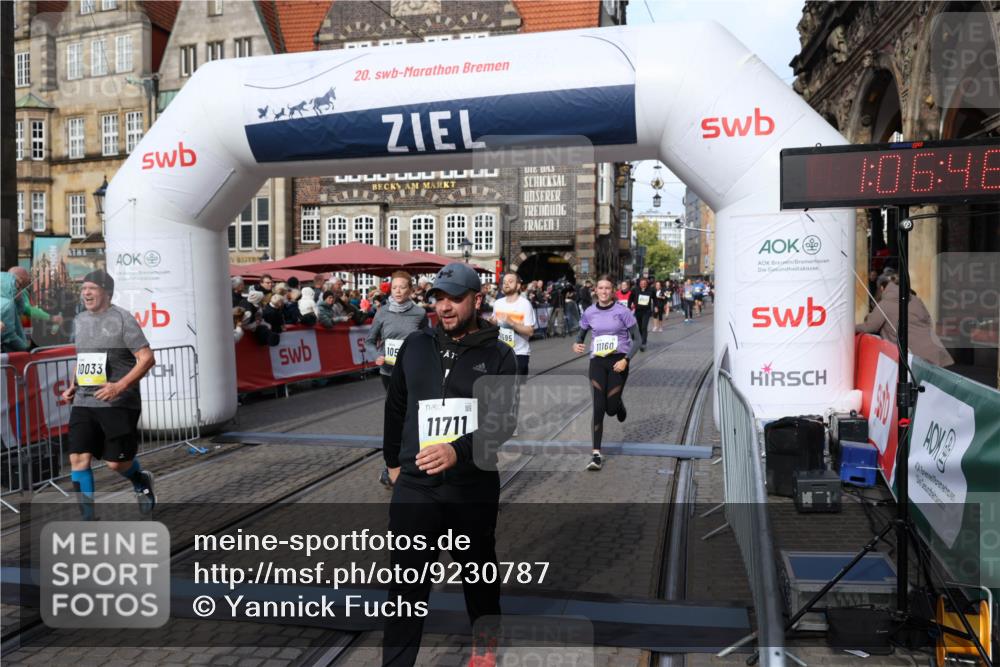 05.10.2025 - 20. swb-Marathon Bremen Yannick Fuchs http://msf.ph/oto/9230787 05.10.2025 11:02:41 Ziel 9468, 9647, 9707, 9802, 9839, 10033, 10595, 10598, 10615, 11110, 11160, 11537, 11538, 11711 meine-sportfotos.de