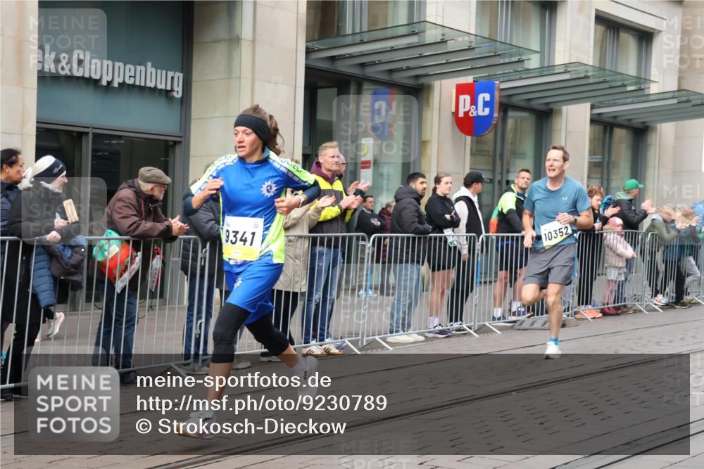 05.10.2025 - 20. swb-Marathon Bremen Strokosch-Dieckow http://msf.ph/oto/9230789 05.10.2025 10:38:36 Ziel 9341, 9403, 10352, 10409, 10517, 10847, 10862, 10967, 11132, 11594, 9341, 9403, 10352, 10409, 10517, 10847, 10862, 10967, 11132, 11594 meine-sportfotos.de