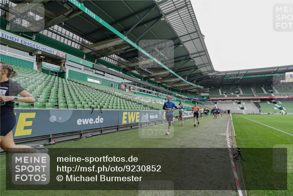 05.10.2025 - 20. swb-Marathon Bremen Michael Burmester http://msf.ph/oto/9230852 05.10.2025 12:49:11 Laufen im Stadion 150, 187, 270, 492, 1195, 1257, 1535, 1609, 1625, 1654, 1727, 1876, 2044, 2119, 2356, 2594, 2988, 2990, 3124, 3320, 3544, 3738, 3819, 3960, 4385, 5103, 5599, 6171, 6431, 6463, 6619, 6632, 6877, 7904, 8216, 8244, 8507, 8630, 8687, 8897, 9114, 1370, 1724, 2241, 2974, 3324, 4353, 5786, 6251, 8244, 8923, 8932 meine-sportfotos.de