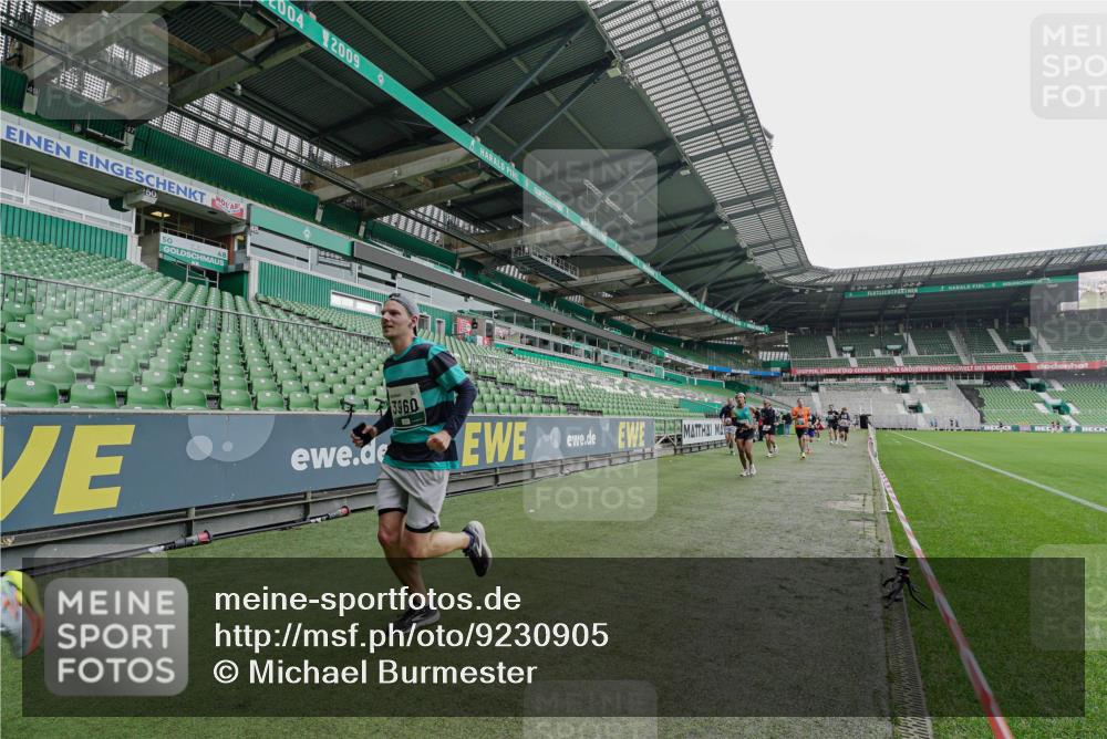 05.10.2025 - 20. swb-Marathon Bremen Michael Burmester http://msf.ph/oto/9230905 05.10.2025 12:49:22 Laufen im Stadion 150, 187, 270, 424, 1195, 1257, 1535, 1609, 1625, 1654, 1727, 1876, 1904, 2044, 2119, 2356, 2594, 2988, 2990, 3124, 3544, 3738, 3960, 4385, 4438, 5599, 6171, 6431, 6463, 6619, 6805, 6877, 7647, 7904, 7987, 8216, 8507, 8630, 8687, 9114, 492, 1724, 2974, 3320, 3324, 3819, 5103, 5786, 6251, 6632, 8244, 8897, 8923, 8932 meine-sportfotos.de