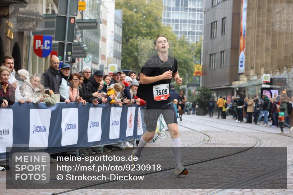 05.10.2025 - 20. swb-Marathon Bremen Strokosch-Dieckow http://msf.ph/oto/9230918 05.10.2025 12:29:45 Ziel 1509 meine-sportfotos.de