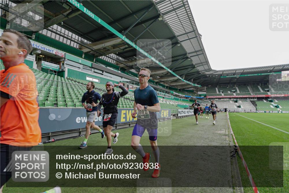 05.10.2025 - 20. swb-Marathon Bremen Michael Burmester http://msf.ph/oto/9230938 05.10.2025 12:49:27 Laufen im Stadion 150, 187, 270, 424, 1195, 1257, 1535, 1609, 1654, 1727, 1876, 1904, 2044, 2119, 2356, 2594, 2988, 2990, 3124, 3544, 3738, 3960, 4385, 4438, 5599, 6171, 6431, 6619, 6805, 6877, 7647, 7904, 7987, 8216, 8507, 8630, 9114, 492, 1625, 1724, 2974, 3320, 3819, 5103, 5599, 5786, 6251, 6463, 6632, 8244, 8687, 8897, 8923 meine-sportfotos.de