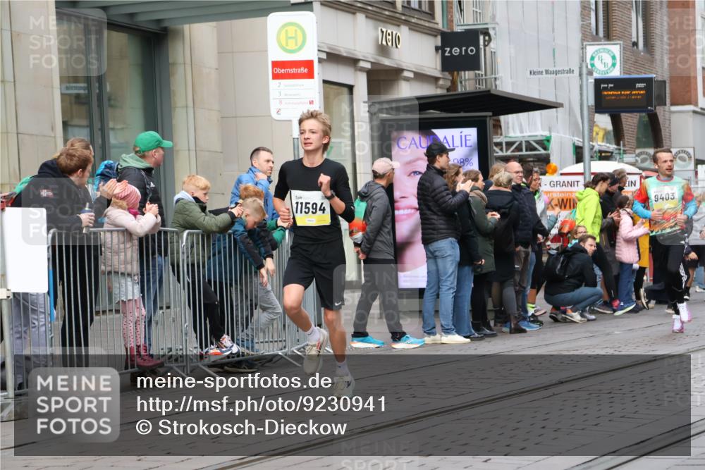 05.10.2025 - 20. swb-Marathon Bremen Strokosch-Dieckow http://msf.ph/oto/9230941 05.10.2025 10:38:51 Ziel 7111, 9239, 9403, 9863, 10847, 10908, 11067, 11343, 11594, 7111, 9239, 9403, 9863, 10847, 10908, 11067, 11343, 11594 meine-sportfotos.de