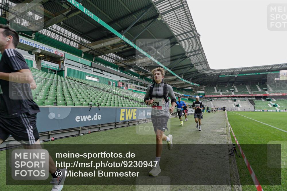 05.10.2025 - 20. swb-Marathon Bremen Michael Burmester http://msf.ph/oto/9230947 05.10.2025 12:49:30 Laufen im Stadion 150, 187, 270, 424, 1195, 1257, 1535, 1609, 1654, 1727, 1876, 1904, 2044, 2119, 2356, 2594, 2988, 2990, 3124, 3544, 3738, 3960, 4385, 4438, 4870, 6171, 6431, 6619, 6805, 6877, 7647, 7904, 7987, 8216, 8630, 9114, 492, 1625, 3320, 3819, 5103, 5599, 5786, 6171, 6463, 6632, 7904, 8244, 8507, 8687, 8897 meine-sportfotos.de