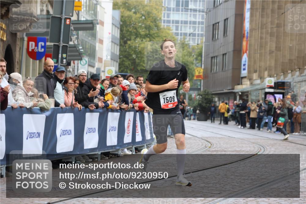 05.10.2025 - 20. swb-Marathon Bremen Strokosch-Dieckow http://msf.ph/oto/9230950 05.10.2025 12:29:45 Ziel 1509 meine-sportfotos.de