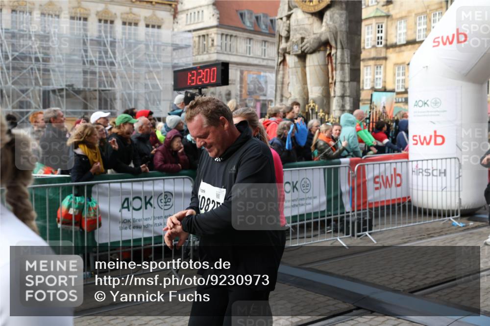 05.10.2025 - 20. swb-Marathon Bremen Yannick Fuchs http://msf.ph/oto/9230973 05.10.2025 11:02:49 Ziel 9360, 9516, 9841, 10510, 10530, 10825, 10826, 11024 meine-sportfotos.de