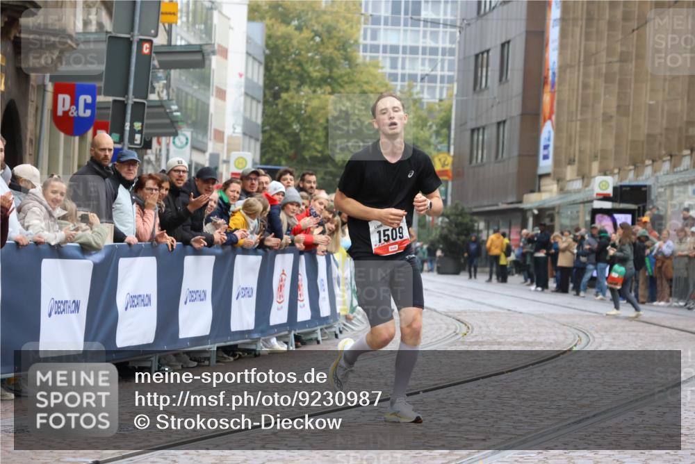 05.10.2025 - 20. swb-Marathon Bremen Strokosch-Dieckow http://msf.ph/oto/9230987 05.10.2025 12:29:45 Ziel 1509 meine-sportfotos.de