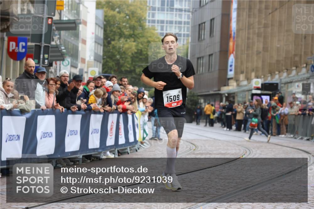 05.10.2025 - 20. swb-Marathon Bremen Strokosch-Dieckow http://msf.ph/oto/9231039 05.10.2025 12:29:45 Ziel 1509 meine-sportfotos.de