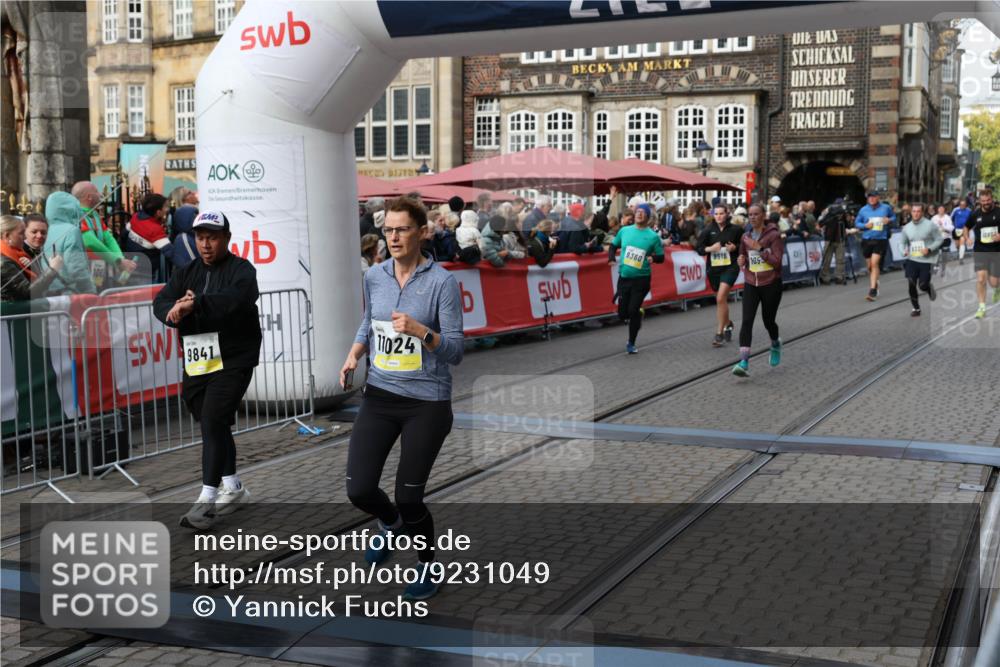 05.10.2025 - 20. swb-Marathon Bremen Yannick Fuchs http://msf.ph/oto/9231049 05.10.2025 11:02:50 Ziel 9331, 9360, 9516, 9841, 10510, 10530, 10803, 10804, 10825, 10826, 11024 meine-sportfotos.de