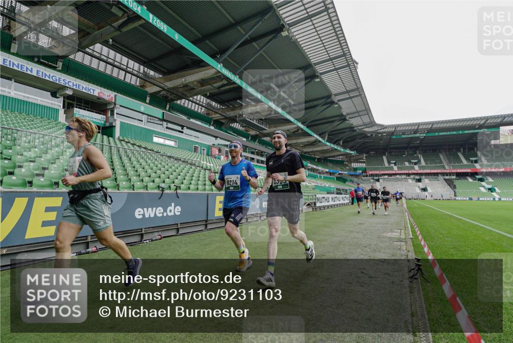 05.10.2025 - 20. swb-Marathon Bremen Michael Burmester http://msf.ph/oto/9231103 05.10.2025 12:49:54 Laufen im Stadion 150, 187, 217, 270, 287, 424, 511, 845, 939, 1257, 1388, 1535, 1609, 1707, 1727, 1876, 1904, 2044, 2356, 3124, 3259, 3353, 3544, 3738, 3885, 3960, 4006, 4318, 4367, 4438, 4870, 5118, 5894, 6214, 6216, 6281, 6431, 6619, 6805, 6877, 7647, 7987, 8216, 8401, 8536, 8873, 9118, 1195, 1654, 2119, 2594, 2988, 2990, 4385, 8630, 9114 meine-sportfotos.de