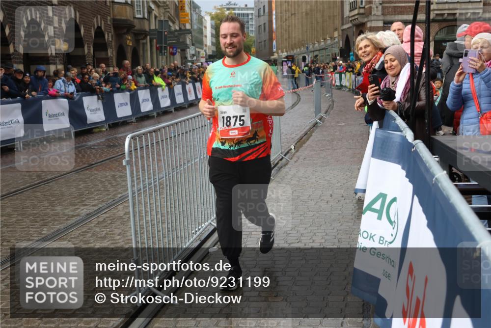 05.10.2025 - 20. swb-Marathon Bremen Strokosch-Dieckow http://msf.ph/oto/9231199 05.10.2025 15:13:38 Ziel 892, 1355, 1875 meine-sportfotos.de