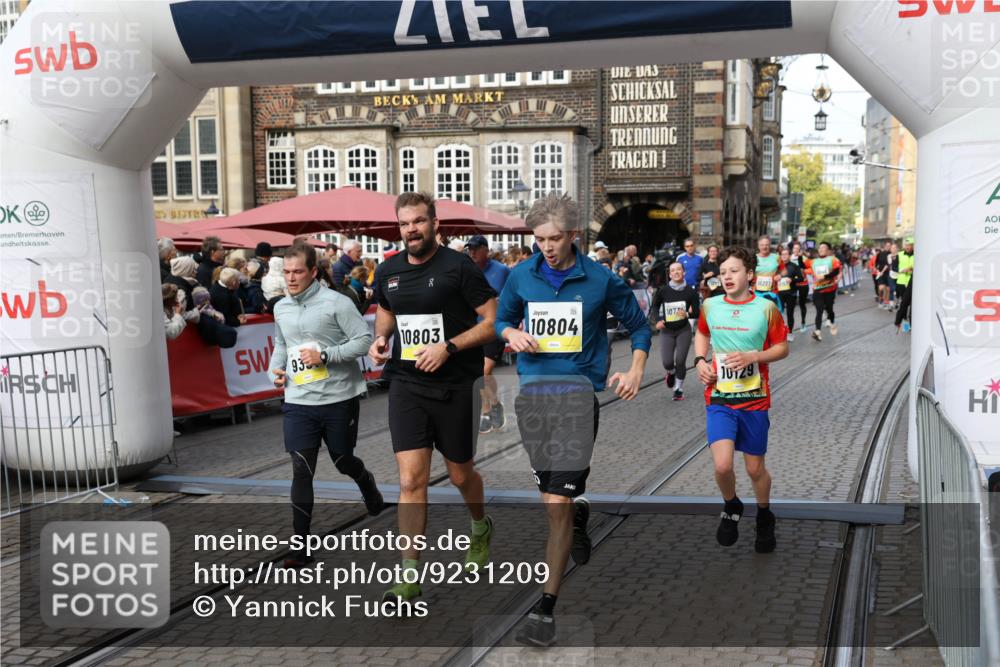 05.10.2025 - 20. swb-Marathon Bremen Yannick Fuchs http://msf.ph/oto/9231209 05.10.2025 11:02:54 Ziel 9331, 9360, 9516, 9841, 10129, 10510, 10530, 10734, 10803, 10804, 10940, 11024, 11193, 11576 meine-sportfotos.de
