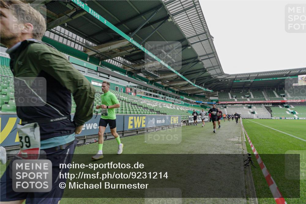 05.10.2025 - 20. swb-Marathon Bremen Michael Burmester http://msf.ph/oto/9231214 05.10.2025 12:50:11 Laufen im Stadion 150, 217, 270, 287, 424, 511, 679, 736, 845, 906, 939, 1025, 1359, 1388, 1707, 1876, 1904, 2381, 2721, 3228, 3259, 3353, 3738, 3885, 4006, 4318, 4367, 4438, 4870, 4938, 5118, 5184, 5389, 5418, 5564, 5873, 5894, 6214, 6216, 6281, 6717, 6805, 7647, 7826, 7963, 7987, 8401, 8536, 8873, 8907, 9118, 150, 187, 270, 1257, 1535, 1609, 1727, 1876, 2044, 2356, 3124, 3544, 3738, 3960, 6431, 6619, 6877, 8216 meine-sportfotos.de