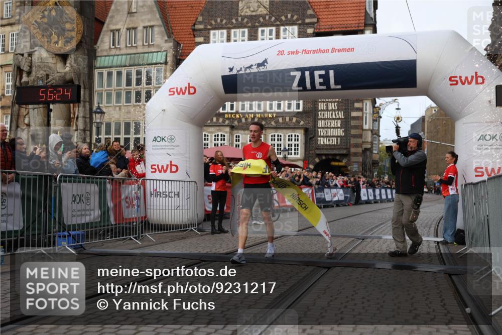 05.10.2025 - 20. swb-Marathon Bremen Yannick Fuchs http://msf.ph/oto/9231217 05.10.2025 10:27:14 Ziel 35 meine-sportfotos.de