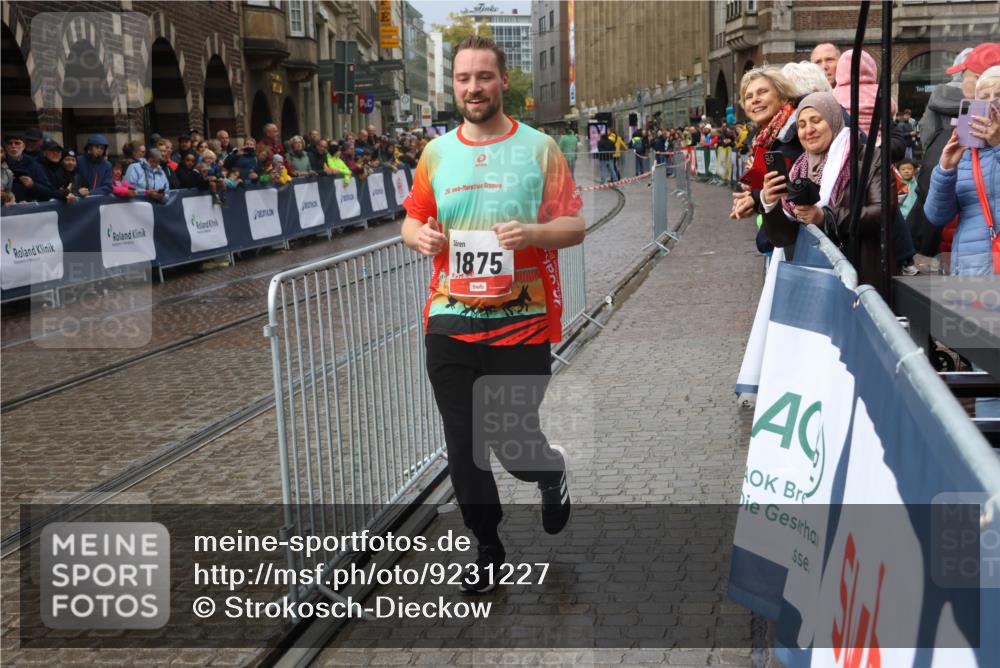 05.10.2025 - 20. swb-Marathon Bremen Strokosch-Dieckow http://msf.ph/oto/9231227 05.10.2025 15:13:39 Ziel 892, 1355, 1875 meine-sportfotos.de