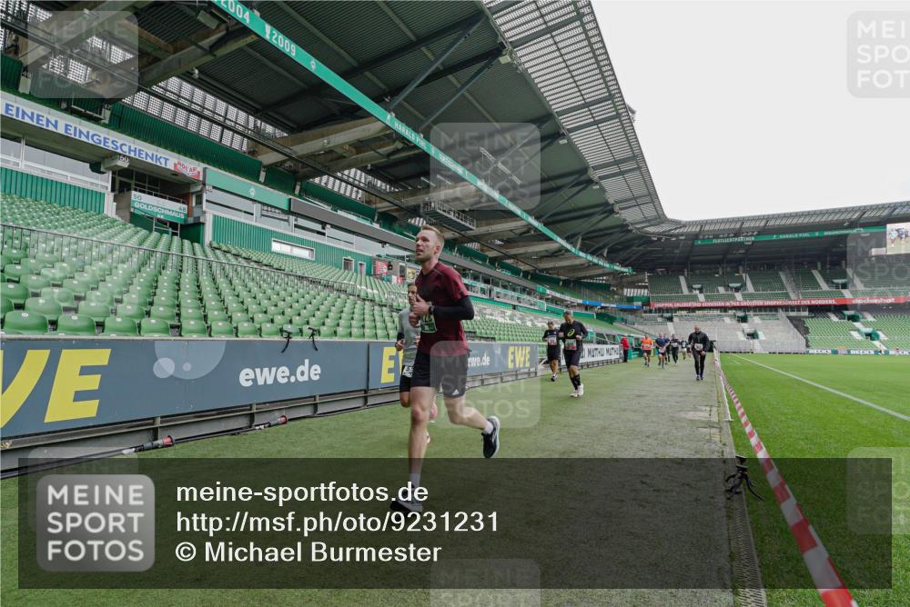 05.10.2025 - 20. swb-Marathon Bremen Michael Burmester http://msf.ph/oto/9231231 05.10.2025 12:50:15 Laufen im Stadion 217, 287, 424, 511, 679, 736, 845, 906, 939, 1025, 1033, 1044, 1359, 1388, 1707, 2381, 2721, 3228, 3259, 3291, 3353, 3885, 4006, 4318, 4366, 4367, 4438, 4870, 4938, 5118, 5184, 5389, 5418, 5564, 5873, 5894, 6214, 6216, 6281, 6681, 6717, 6805, 7493, 7647, 7826, 7963, 7987, 8401, 8536, 8873, 8907, 9118, 150, 187, 270, 1257, 1535, 1609, 1727, 1876, 1904, 2044, 2356, 3124, 3544, 3738, 3960, 6431, 6619, 6877, 8216 meine-sportfotos.de