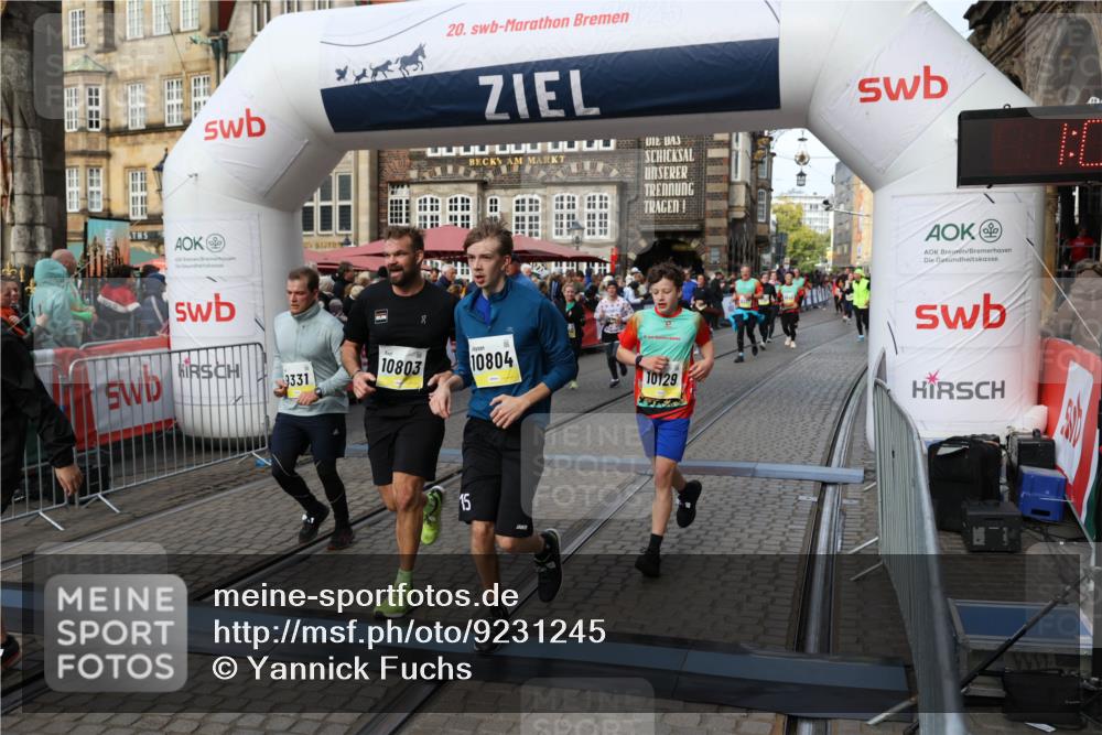 05.10.2025 - 20. swb-Marathon Bremen Yannick Fuchs http://msf.ph/oto/9231245 05.10.2025 11:02:55 Ziel 9331, 9360, 9516, 9841, 10129, 10207, 10510, 10530, 10734, 10803, 10804, 10940, 11024, 11193, 11576 meine-sportfotos.de
