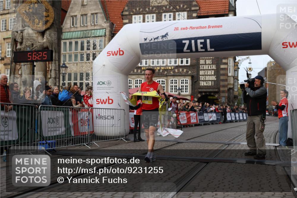 05.10.2025 - 20. swb-Marathon Bremen Yannick Fuchs http://msf.ph/oto/9231255 05.10.2025 10:27:14 Ziel 35 meine-sportfotos.de