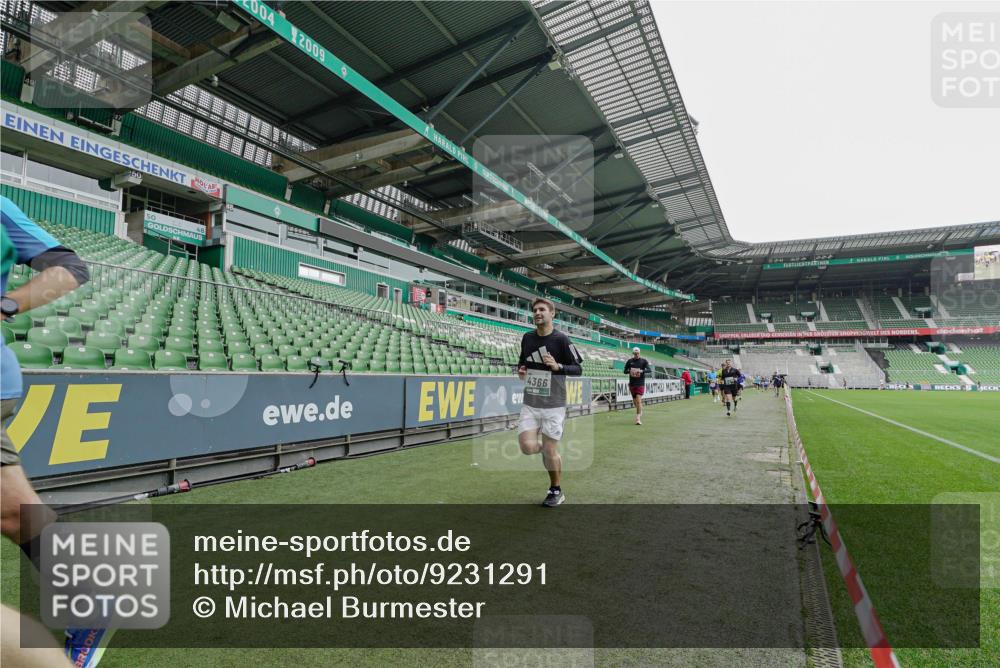 05.10.2025 - 20. swb-Marathon Bremen Michael Burmester http://msf.ph/oto/9231291 05.10.2025 12:50:27 Laufen im Stadion 122, 217, 287, 511, 679, 688, 736, 745, 845, 906, 939, 1025, 1033, 1044, 1166, 1359, 1388, 1450, 1707, 2381, 2721, 3228, 3259, 3291, 3353, 3885, 4006, 4318, 4366, 4367, 4870, 4938, 4962, 5118, 5184, 5389, 5418, 5564, 5873, 5894, 6214, 6216, 6252, 6281, 6681, 6717, 7493, 7826, 7963, 8401, 8536, 8873, 8907, 9118, 150, 187, 270, 424, 1609, 1876, 1904, 2356, 3544, 3738, 3960, 4438, 6805, 7647, 7987 meine-sportfotos.de